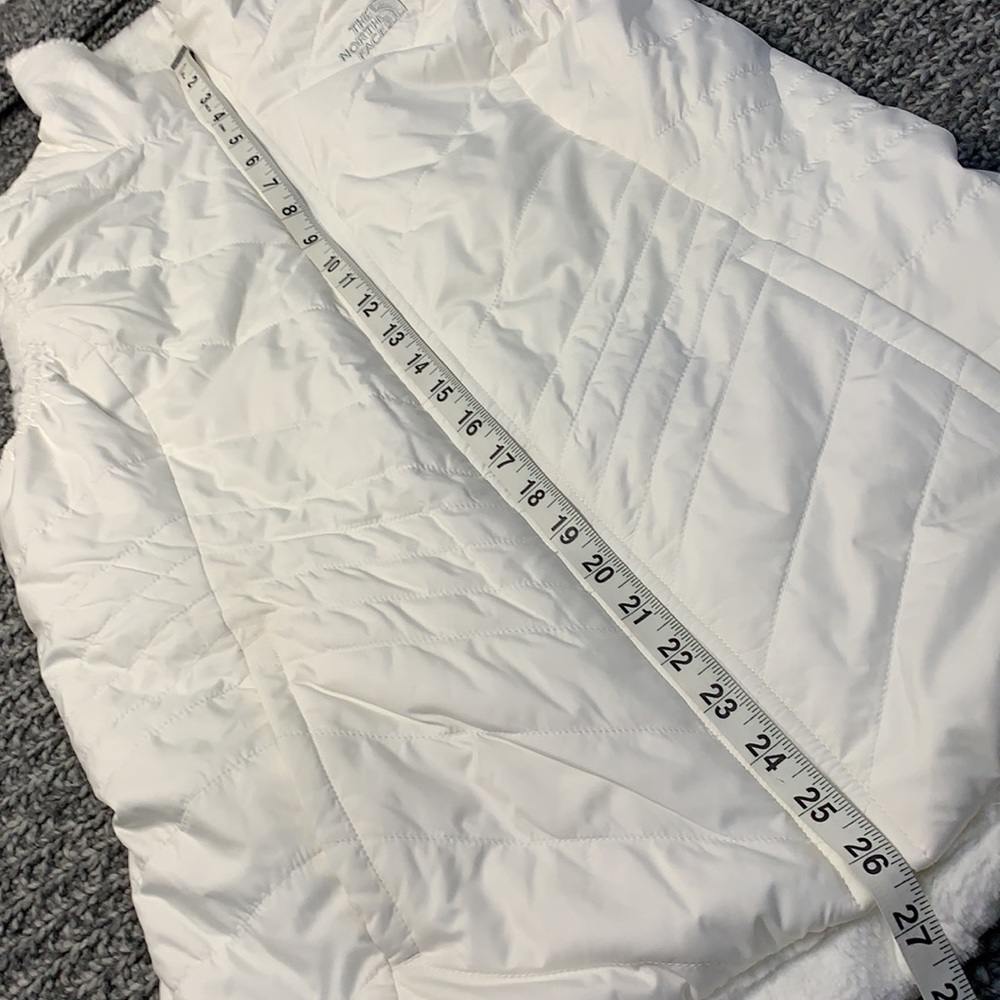 The North Face Mossbud white reversible vest swirl faux fur - Picture 12 of 13